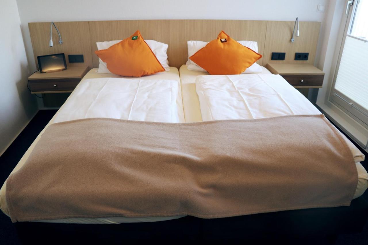 Hellmanns Hotel Bremers Bauerndiele Wiefelstede Ngoại thất bức ảnh